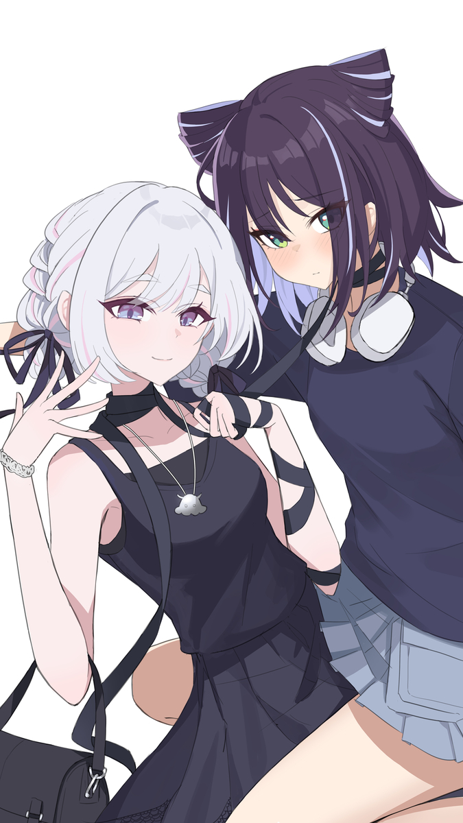 This is a pixiv picture whose title is 画了彩叶和八千代的新衣服.