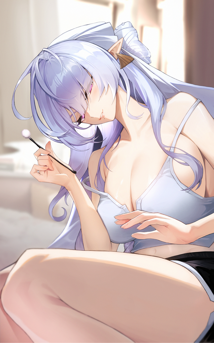 This is a pixiv picture whose title is 耳掃除.