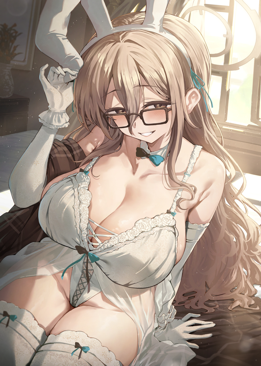 This is a pixiv picture whose title is ご主人様はこのような衣装をご所望でしょうか...？.