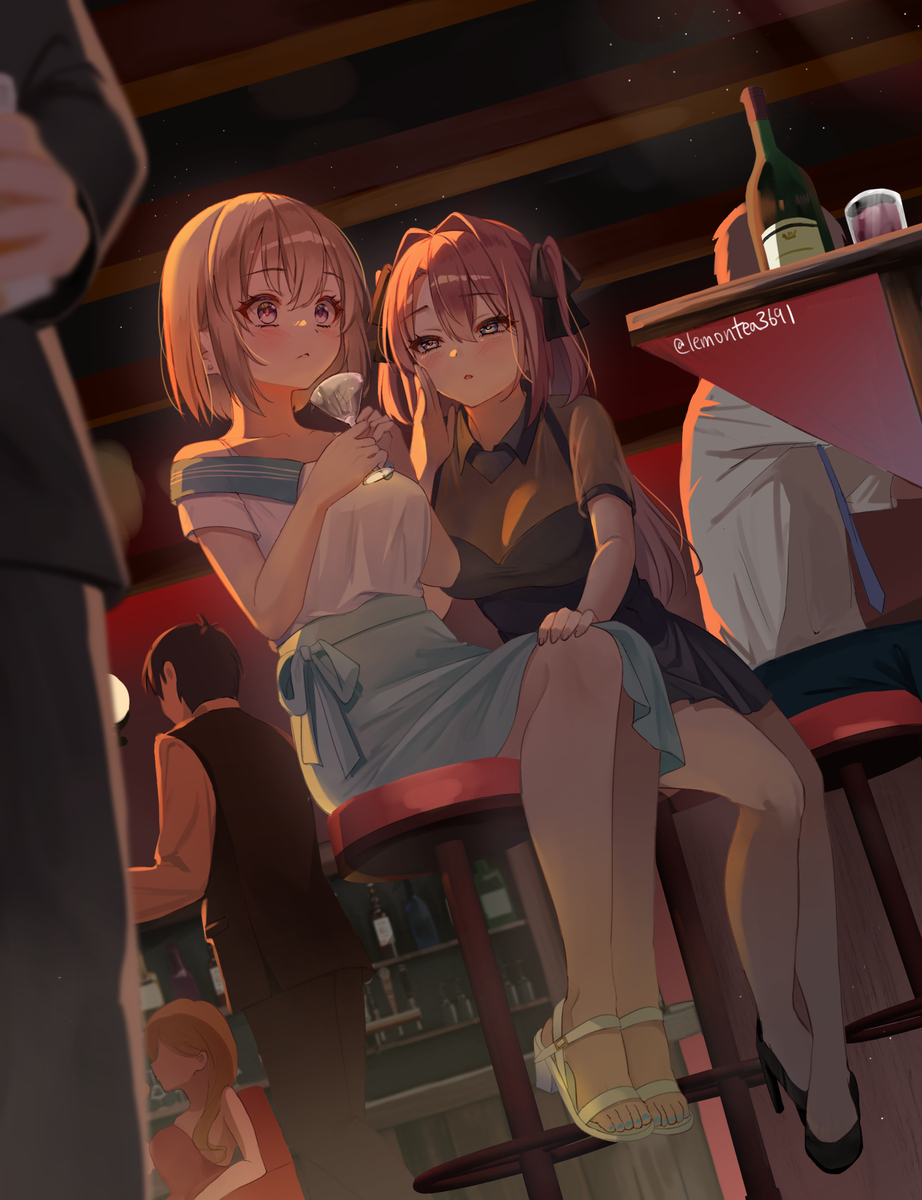 This is a pixiv picture whose title is 「二人でこっそり抜け出さない？」.