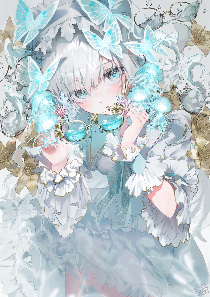 This is a pixiv picture whose title is 水槽メガネの少女.