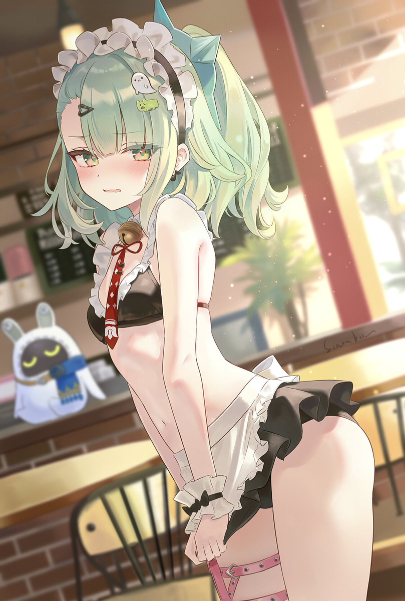 This is a pixiv picture whose title is え？水着メイド服？.