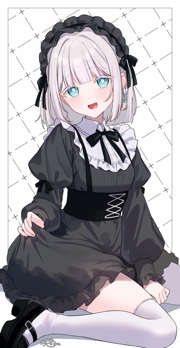 This is a pixiv picture whose title is ゴスロリ 銀髪ちゃん.