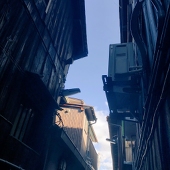 紺谷