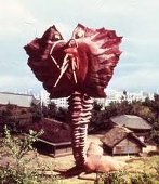 怪獣大行進