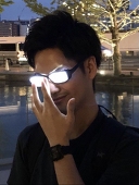 ﾐﾌｩ┌( 'ω' ┌)┐