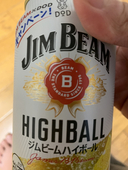 鳥は虫を食べる。